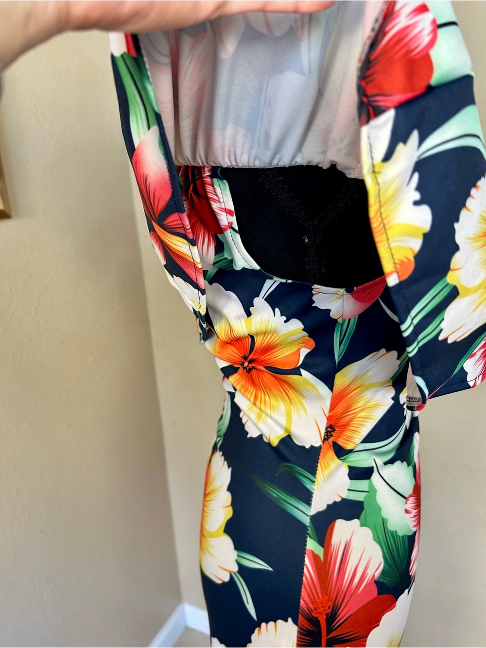Off-Shoulder Luau Floral Maxi Dress - Tropical Print - Picture 4 of 9